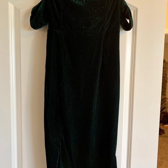 COPY - L'Atiste Green Velvet Holiday Dress - Picture 4 of 4
